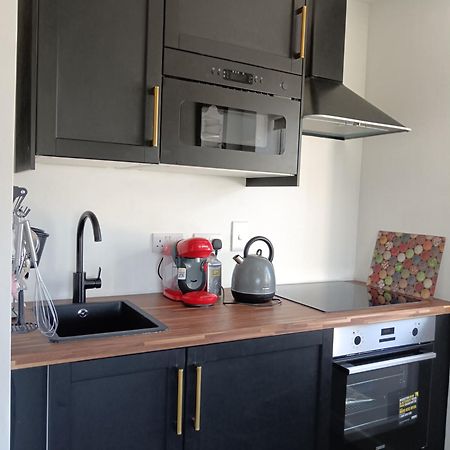 Апартаменты Dingle Escape -2 Bed -Sleeps 4 Экстерьер фото