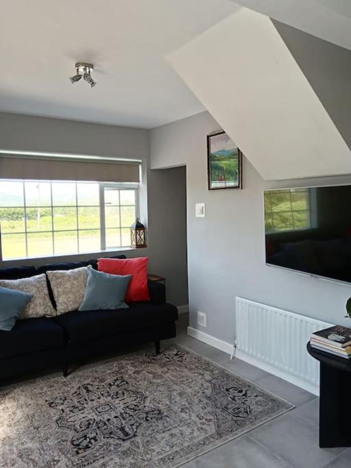 Апартаменты Dingle Escape -2 Bed -Sleeps 4 Экстерьер фото
