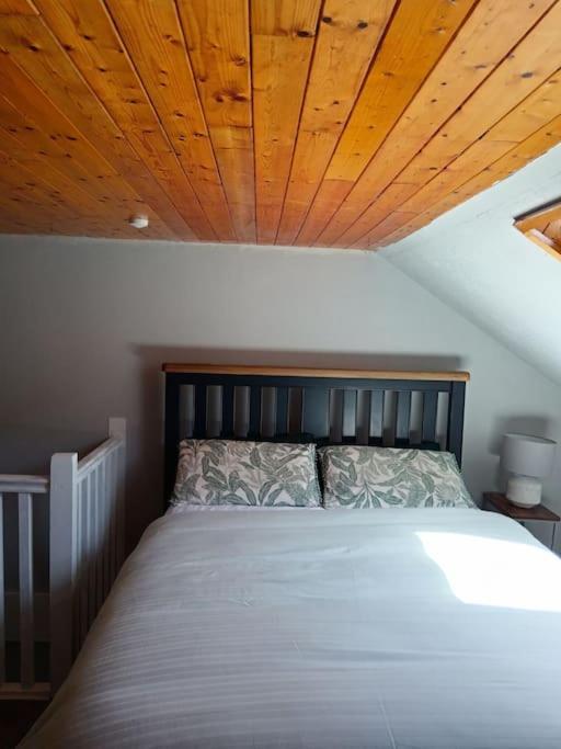 Апартаменты Dingle Escape -2 Bed -Sleeps 4 Экстерьер фото